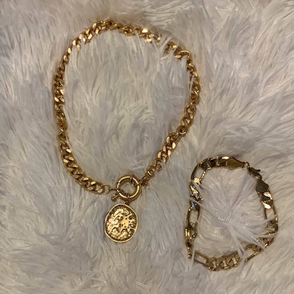 Minimal gold jewelry set